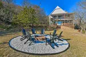 Spacious Family Home on the Water and Boat Dock - Caddo