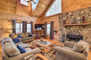 Bryson City Cabin with Private Hot Tub and Game Room