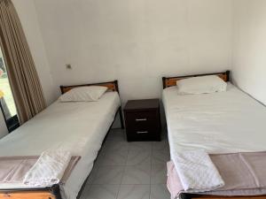 Recharge Cafe & Garasi Homestay