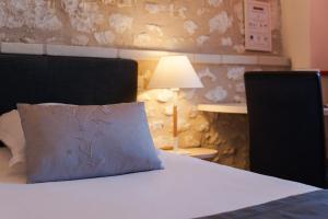 Hotels Le Pigeonnier du Perron, The Originals Relais (Relais du Silence) : photos des chambres