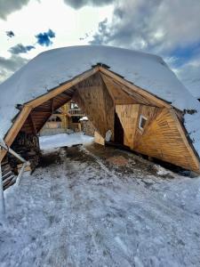 Будиночок-зруб в центрі Пилипця