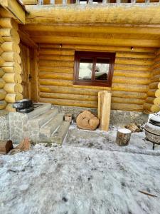 Будиночок-зруб в центрі Пилипця