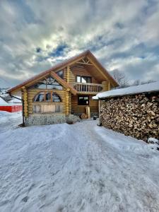 Будиночок-зруб в центрі Пилипця