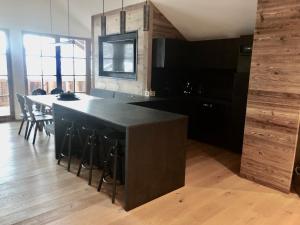 Suite Deluxe con Vasca Idromassaggio, Sauna e Vista Montagna