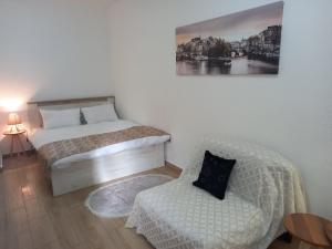 CASA APARTMENTS, one-bedroom apartment