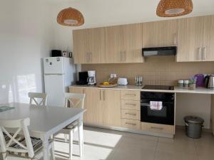 Apartment Sleeps 4 with Sea Views