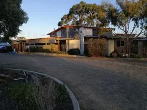 Swansea Backpackers - Ross