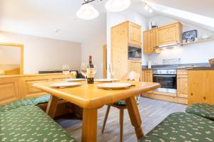 Two-Bedroom Apartment with Balcony room in Apparthaus Sonnenberg