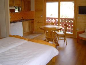 Hotels Hotel Les Chalets : Studio Supérieur