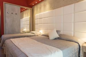 Double Room with Extra Bed room in Hotel Belvedere