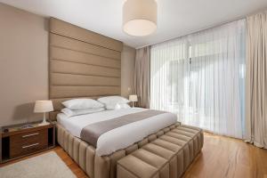 Apartment Lara with rooftop swimming pool