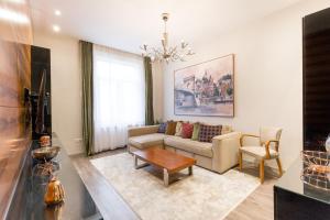 De Luxe Suite in The Absolute Center