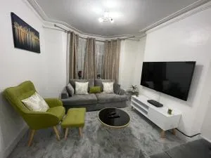 Fortified Beautiful Three bedroom House - Welling