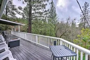 Forest-View Deck and Fire Pits Pine Grove Retreat! - Sutter Creek