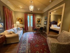 Queen Studio - Disability Access room in The Inn at Houmas House Plantation