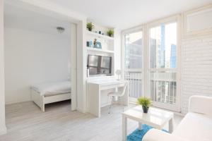 Rondo ONZ Business Apartment by BookingHost