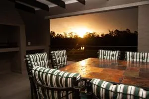 Feathers and Rest Villa on the banks of the Vaalriver - Lindequesdrift