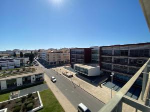 Bright apartment next to main avenue and marina #1870