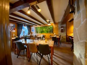 Hotels Logis Hotel Les Ancolies : photos des chambres