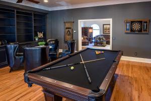 New - Spectacular️ Golf Views - Sleeps 20 - Pinehurst National #9 - Near DT Pinehurst!