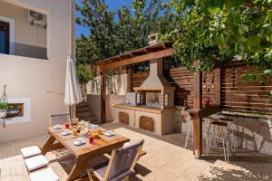 Villa Ellovos with Private Pool