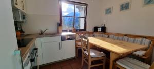 Ferienwohnung 4 Personen Alleinlage am Wald Nähe Skigebiet Hochzeiger