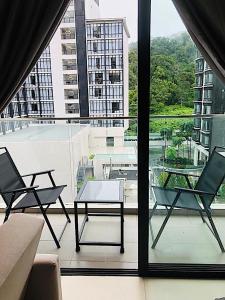 Hening Suite@Midhills