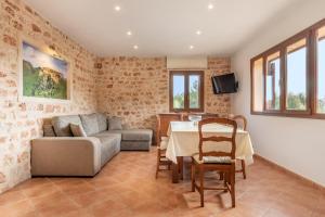 Finca Alcina by Mallorca House Rent