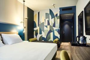 Superior Triple Room room in Holiday Inn Rome Aurelia
