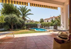 Villa 100 m from the beach