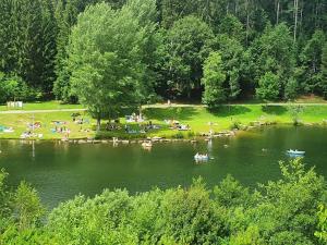 Große Ferienwohnung am Badesee