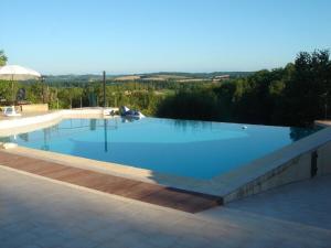 Villas Luxury family villa in the heart of Gascony. Large pool & gorgeous view : photos des chambres