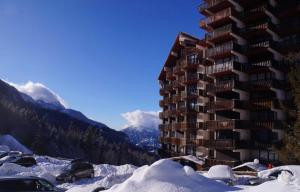 Appartements au Bonheur - Praloup 1600 - Au coeur de la station et au pied des pistes - La voile des neiges - parking commun prive - local ski : photos des chambres