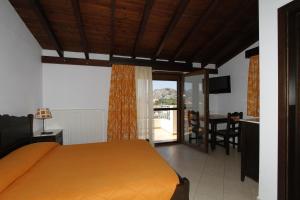 One-Bedroom Apartment (2 Adults)