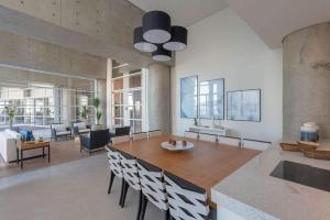 Condomínio de Luxo em Frente à Praia (novinho)