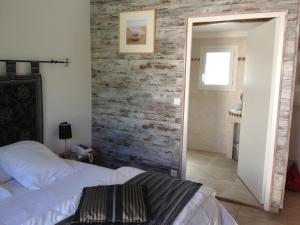 Logis Hôtel & Spa Déjeunez Sous LArbre