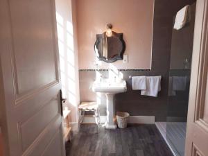 B&B / Chambres d'hotes Logis de Tirac : photos des chambres