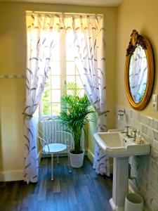 B&B / Chambres d'hotes Logis de Tirac : photos des chambres