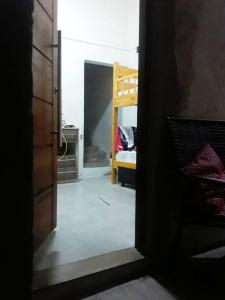 N1 2 Apto Pequeño Habitación con baño privado a 120 metros de Plaza Batlle punto Central de la Ciudad