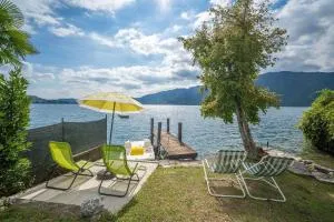 Il Glicine appartamento con darsena privata a lago - Cesara