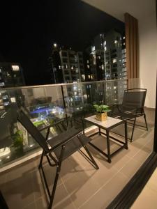 Hening Suite@Midhills