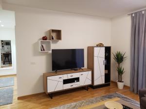 B-G Waterfront Apartment