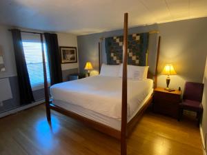 King Suite room in Bromley View Inn