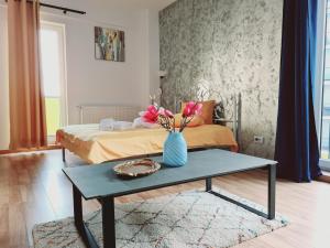 Ultracentral 5* Boutique Hotel style apartment. Brand new. 2 rooms. Spacious. Free parking
