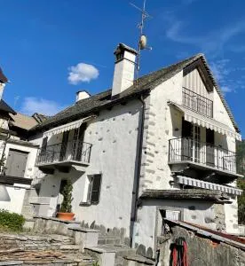 Casa indipendente con camino e mansarda. - Palagnedra