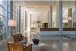 Santos Unlimited 2 Dormitórios, 32o andar com vista Mar!