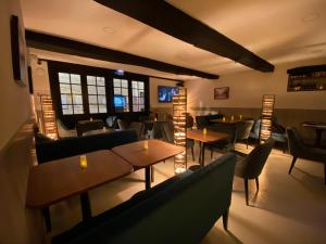 Hotels LOGIS - Hotel Saint Nicolas : photos des chambres