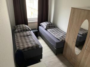 Enjoy your stay with DKN - Mon-Sun - Late night check-in - Multilanguage - Leipzig Grünau - Witamy serdecznie