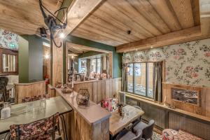 Appart'hotels HOTEL LE VAL D'ISERE : photos des chambres