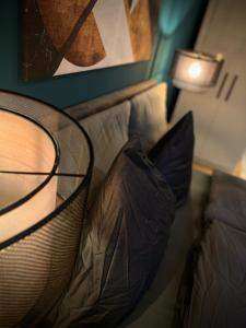 H-85 SUITES - BRIGHT Collection